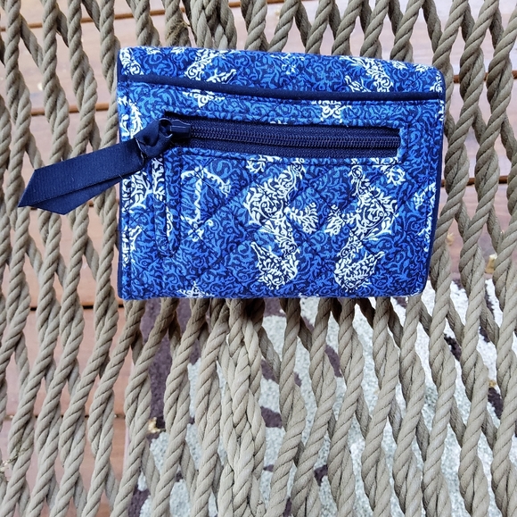 Vera Bradley Sea Horse of Course Riley Wallet - Picture 2 of 16